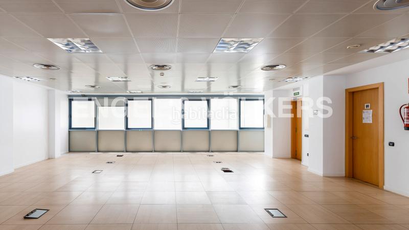 Foto a083b3e5-9035-4087-a3ea-827044a90f70. Alquiler oficina  en alquiler cerca paseo de gracia en Barcelona