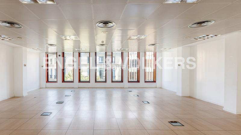 Foto 3a83f94a-b2bd-4ddb-b27e-ff849bf64588. Location bureau dans Dreta de l´Eixample Barcelona