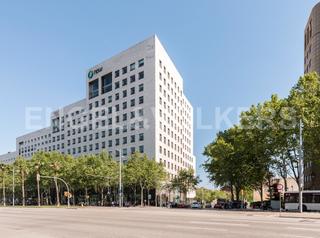 Oficina a Sant Ramon - Maternitat. Espacio en planta entresuelo de más de 1600m2 en les corts