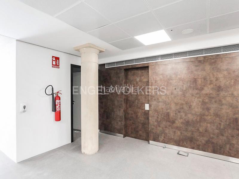 Foto a16bfa8c-8c59-4538-b73d-55778a0cbf93. Lloguer oficina amb aparcament a Fort Pienc Barcelona