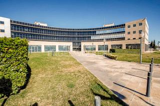 Rent Office space in Sant Cosme-La Granja. Edificio corporativo con terrazas en mas blau