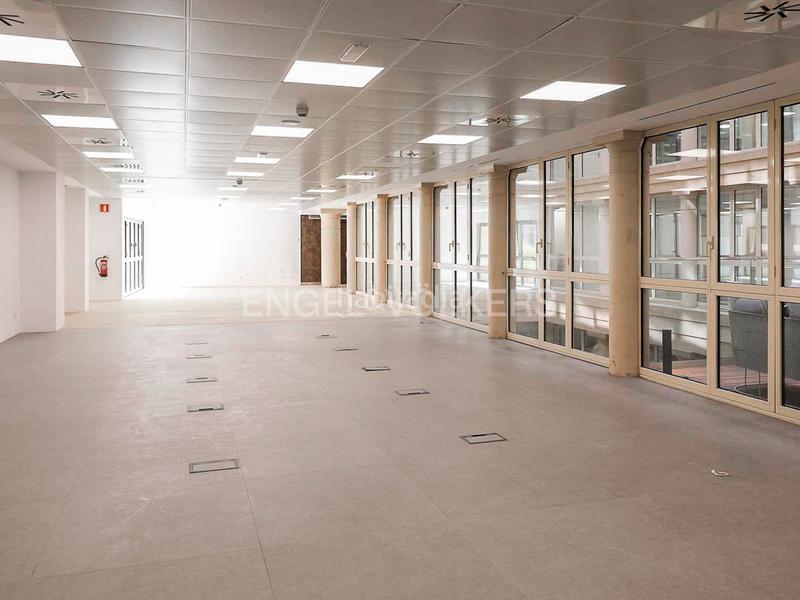 Foto 1d4c36e9-a2a3-458e-aabc-97bad96db7cd. Lloguer oficina amb aparcament a Fort Pienc Barcelona