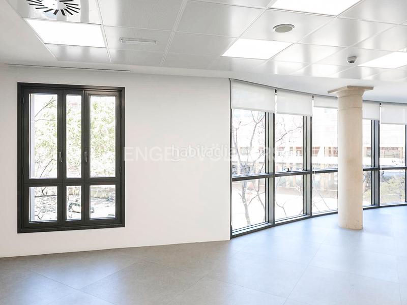 Foto 4726871d-d71b-4932-bd38-bf0224b2e90e. Lloguer oficina amb aparcament a Fort Pienc Barcelona