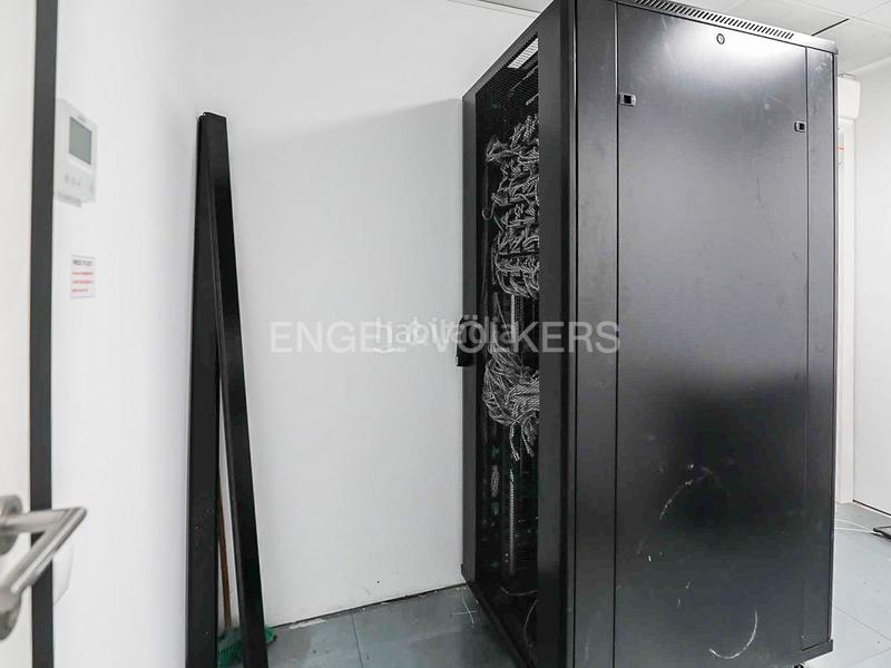 Foto e4c6ff2c-8a56-4b90-8199-ebcedc07ef0e. Lloguer oficina amb aparcament a Fort Pienc Barcelona