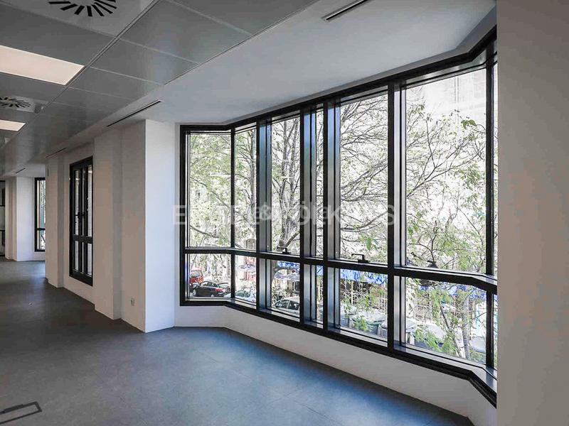 Foto 328b56ad-2d99-4e38-ba39-c8f0bd2c40c3. Miete büro mit parking in Fort Pienc Barcelona