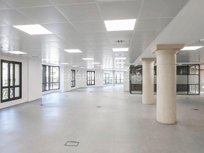 Foto 3ad5e149-d786-4a5f-851d-f55fc8382e03. Miete büro mit parking in Fort Pienc Barcelona