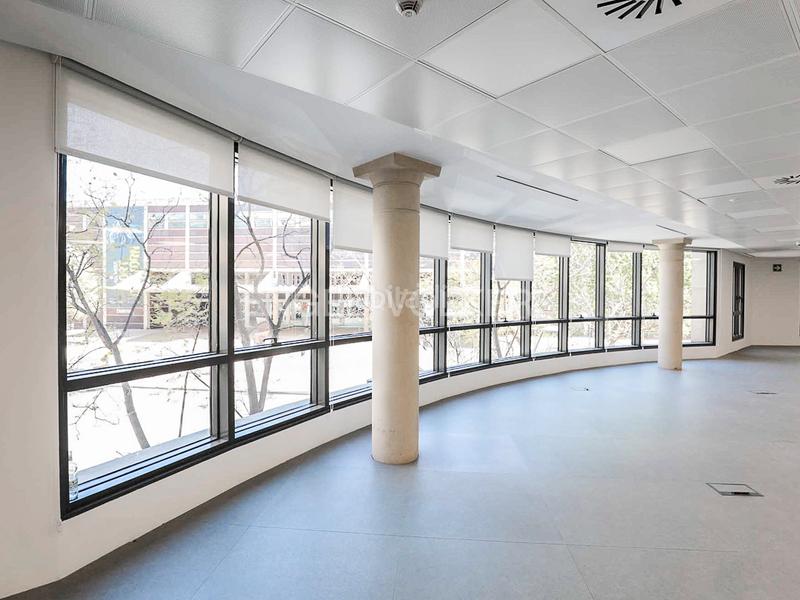 Foto 964659ac-89cd-46b0-9075-0c2ce876d3e9. Miete büro mit parking in Fort Pienc Barcelona