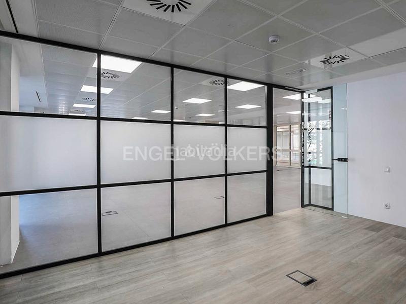 Foto 96b84c34-65ef-4481-99ee-0d64330ba416. Miete büro mit parking in Fort Pienc Barcelona