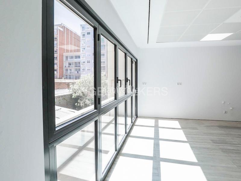 Foto ae887392-b10a-443e-8b2b-b9af24a6d970. Miete büro mit parking in Fort Pienc Barcelona