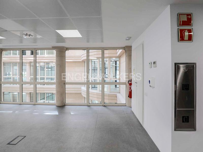 Foto e0a7fa20-daa4-4e5e-a895-fb6d0377d722. Miete büro mit parking in Fort Pienc Barcelona