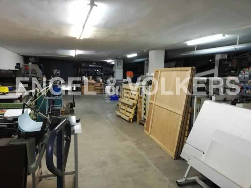 Foto dfbee629-1363-4b76-bcdf-aadde4446609. Local comercial local en venta en Sant Antoni en Sant Antoni Barcelona