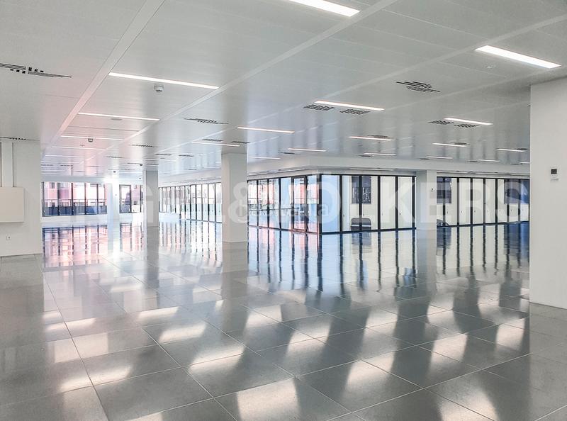 Foto 6bbfc89b-077f-45d7-b9df-59180e522d67. Lloguer oficina amb aparcament a Diagonal Mar i el Front Marítim del Poblenou Barcelona