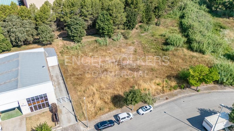 Foto 5b34a6b9-ab14-48e2-ba2f-7a7f7b27a944. Area edificabile industriale in Santpedor