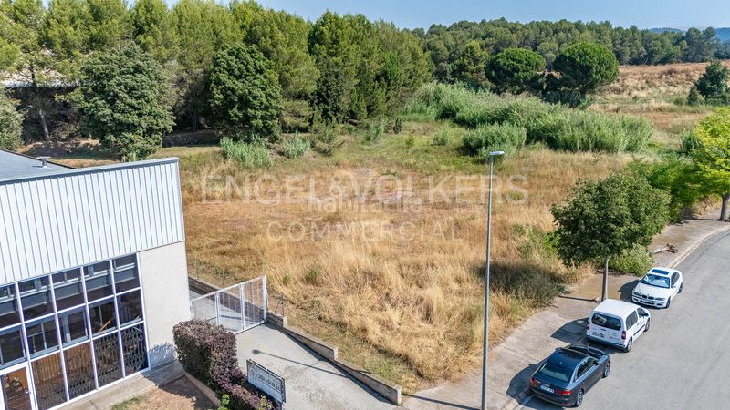 Foto f10b2a8f-ec10-4e69-a81e-00ac100d1ebe. Area edificabile industriale in Santpedor