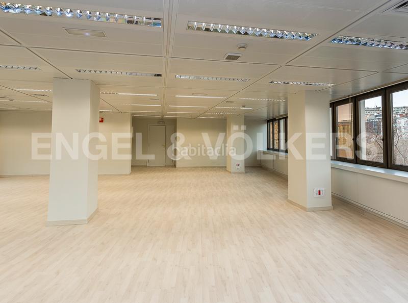 Foto f13a761c-ccda-45b1-8ee5-035f75155ed9. Location bureau avec parking dans Barri de les Corts Barcelona