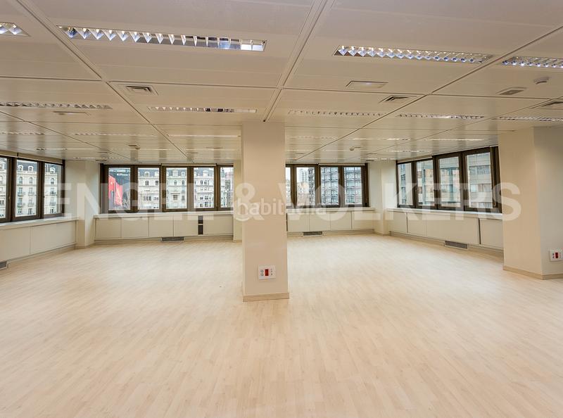 Foto 13b2a3c4-3357-4d74-a8d4-b012d18f8483. Rent office space with parking in Barri de les Corts Barcelona