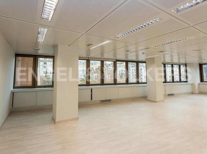 Foto 1aae5a13-3934-431f-b0f3-b93c0ac42f45. Rent office space with parking in Barri de les Corts Barcelona