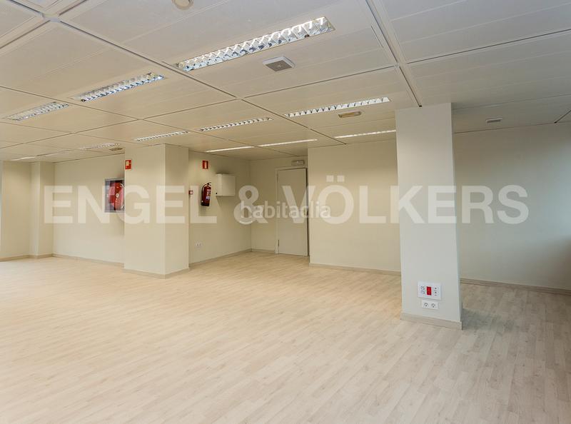 Foto 67dee53c-bae8-4cf2-bb48-40a29c4da984. Rent office space with parking in Barri de les Corts Barcelona