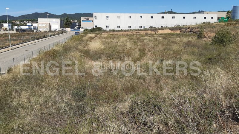 Foto 22f54386-69ed-4226-9e08-a8cfc56e7333. Area edificabile industriale in Piera