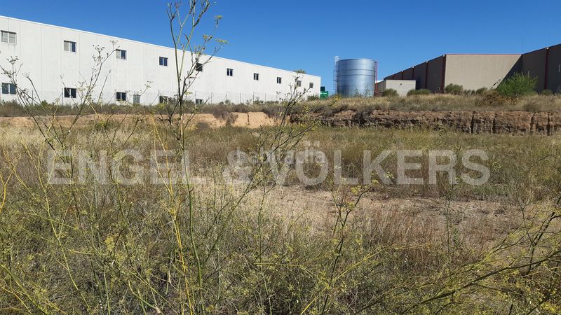 Foto 878b1027-cdab-48d8-8e0a-ad65e4afe714. Area edificabile industriale in Piera