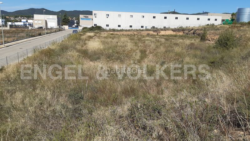 Foto b28ac210-b272-4311-9f09-572936fe709b. Area edificabile industriale in Piera