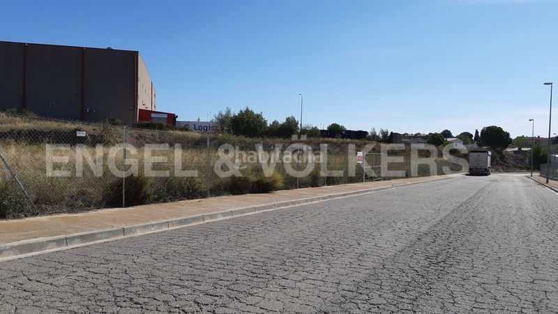 Foto b3af4800-523f-425a-aafa-d342c320e086. Area edificabile industriale in Piera