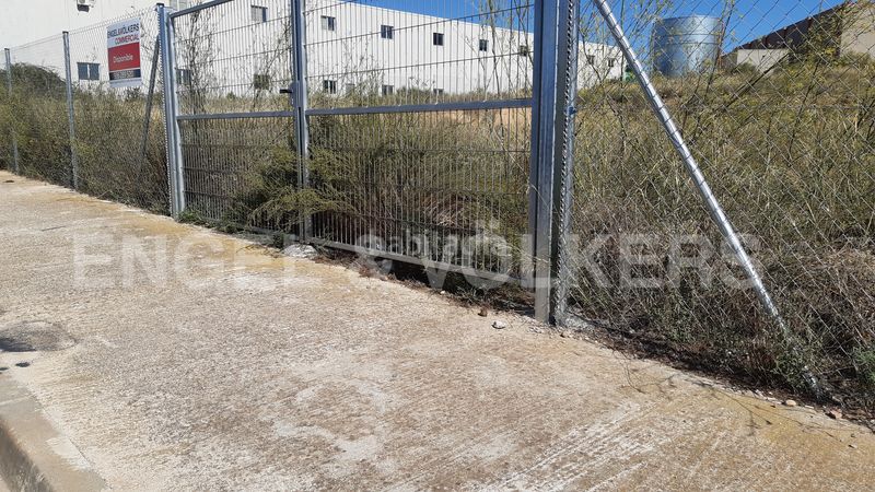 Foto c330f69c-21d6-4dfb-b43d-d7c260ef46e0. Area edificabile industriale in Piera