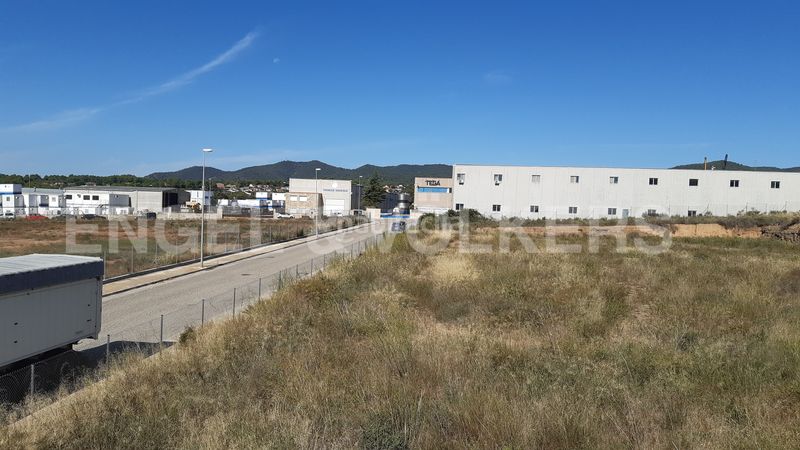Foto cc005e50-1471-44d1-845d-970f6dee0128. Area edificabile industriale in Piera