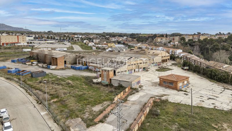Foto f22c3dfd-1a9f-4f5d-91d0-e27173e73520. Area edificabile industriale in Piera