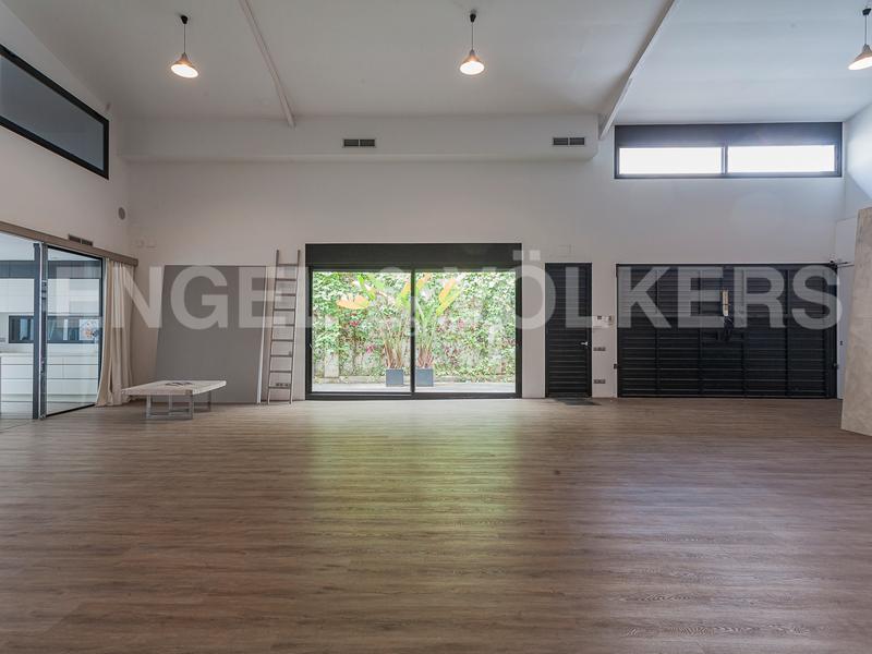 Foto 76c0d1d4-067b-4a98-9a90-c8033ed5f5bb. Business premise in Horta Barcelona