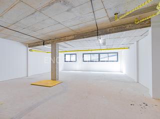 Lloguer Local Comercial a Sarrià. Local en edificio de obra nueva en sarria
