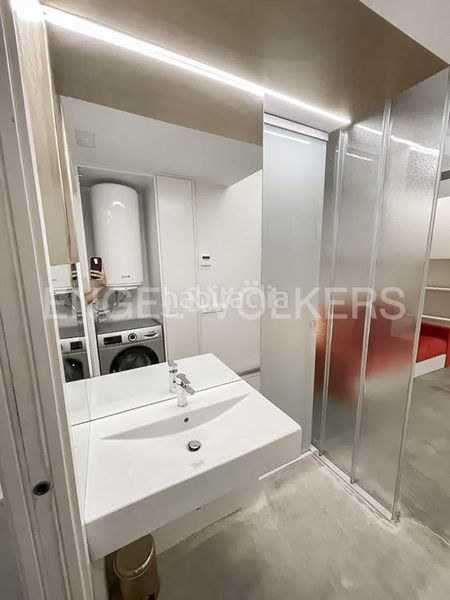 Foto 7818f8b9-2241-4202-92d4-be6f2d0f0f4d. Local comercial a Dreta de l´Eixample Barcelona