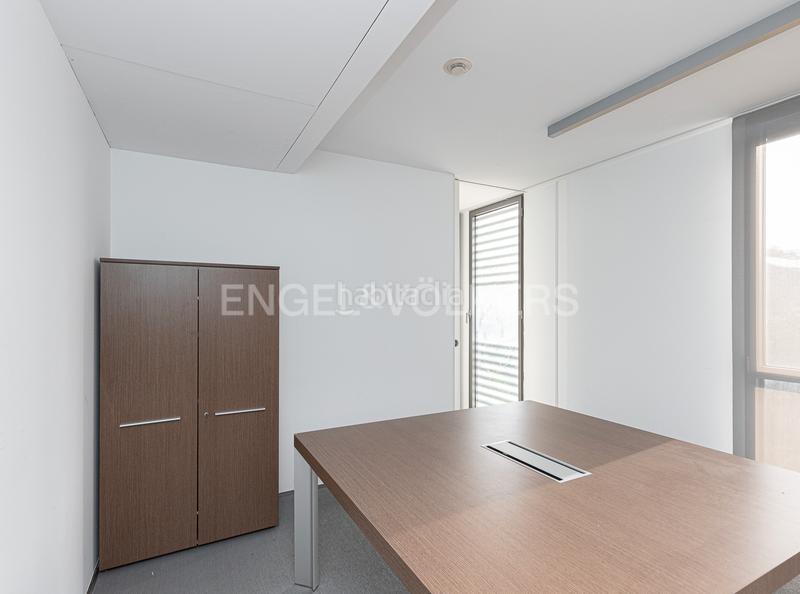Foto bf323d5e-5cd5-4cd0-b41b-141a78a3f58e. Affitto ufficio in Tres Torres Barcelona