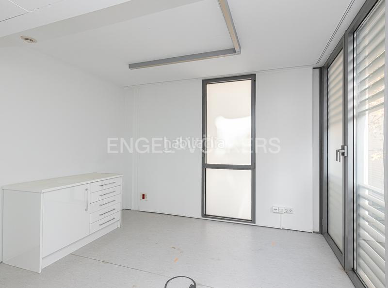 Foto 12b0907f-8e75-477d-815a-932afcd93b1c. Miete büro in Tres Torres Barcelona