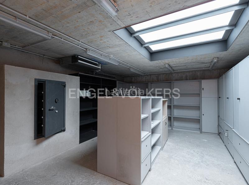 Foto 48c21de2-fb3e-4ee1-b073-c86a0255b2a1. Miete büro in Tres Torres Barcelona