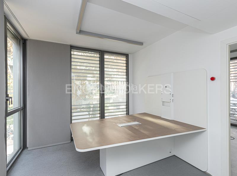 Foto 21f047d8-d6ef-471b-bdaa-9bae7cef6656. Rent office space in Tres Torres Barcelona