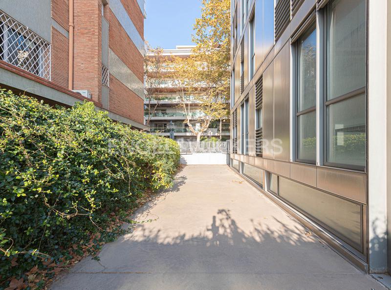 Foto b92b8b1d-e08e-4986-8c01-5cd6240eba2e. Rent office space in Tres Torres Barcelona