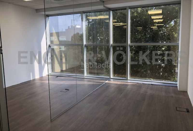 Foto 24c15db1-0a71-4723-be72-b98411cb4efe. Oficina  en rentabilidad 79 m2 en edificio exclusivo en en Sant Cugat del Vallès