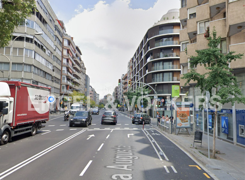 Foto 68f96155-f6f8-40a2-b6e4-6fbccd042b37. Alquiler oficina amueblada en via augusta con aribau en Barcelona