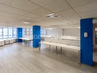 Miete Büro in Sant Gervasi - Galvany. Amueblada en via augusta con aribau