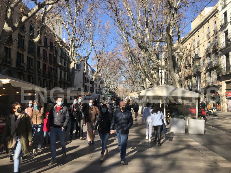 Foto 54bda976-fa84-4121-8be8-bf439c03de16. Local comercial a El Camp de l´Arpa del Clot Barcelona