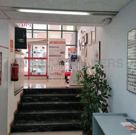 Foto 64a24f19-b274-4c0a-9e44-6c7bd75a1e0a. Local comercial a El Camp de l´Arpa del Clot Barcelona