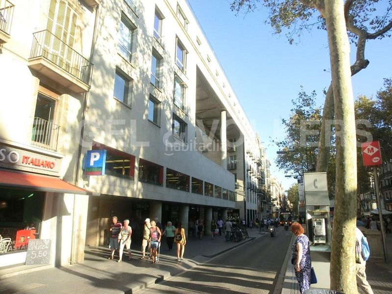 Foto b020da6a-d046-4072-a3e6-bbb989d07563. Local comercial a El Camp de l´Arpa del Clot Barcelona