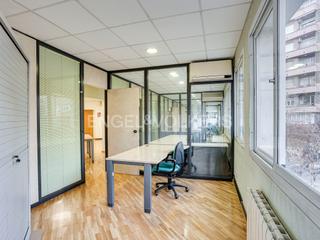 Alquiler Oficina en La Nova Esquerra de l´Eixample. Oficinas implantadas con posibilidad de mobiliario incluido