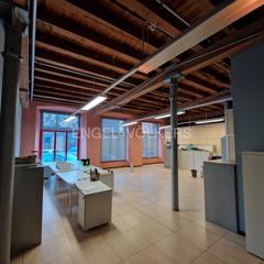 Office space in Santa Coloma de Cervelló. Oficina en polígono de la colonia guëll