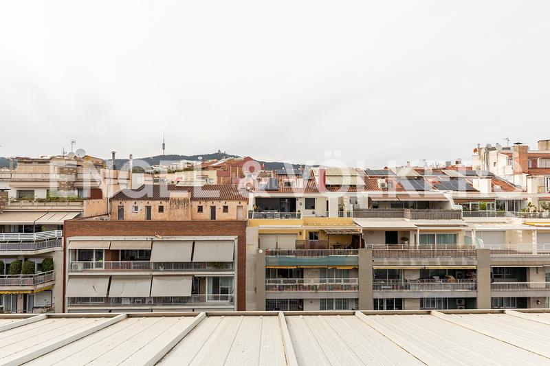 Foto 7f721e02-645c-43bc-9b33-e135d4e8619e. Alquiler oficina gran oficina muy luminosa con terraza cerca turó parc en Barcelona