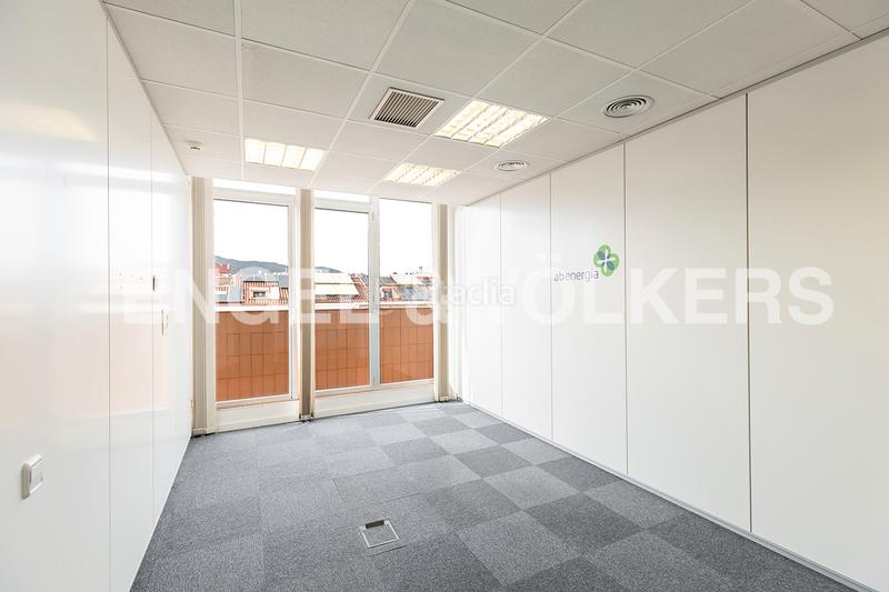 Foto ecaf9f9c-11f7-4d9f-a36a-44b22062a0d3. Rent office space with parking in Sant Gervasi - Galvany Barcelona