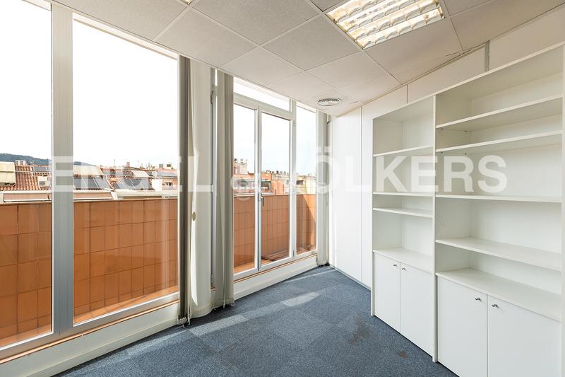 Foto fee64205-77b4-459b-9af8-ac0fec60501a. Rent office space with parking in Sant Gervasi - Galvany Barcelona