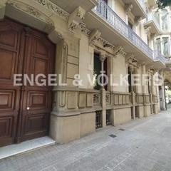 Rent Office space in Dreta de l´Eixample. Oficina con jardin y en calle mallorca