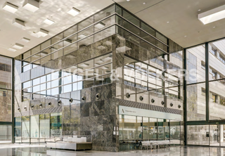 Lloguer Local Comercial a Diagonal Mar i el Front Marítim del Poblenou. Local de gran altura en pleno 22